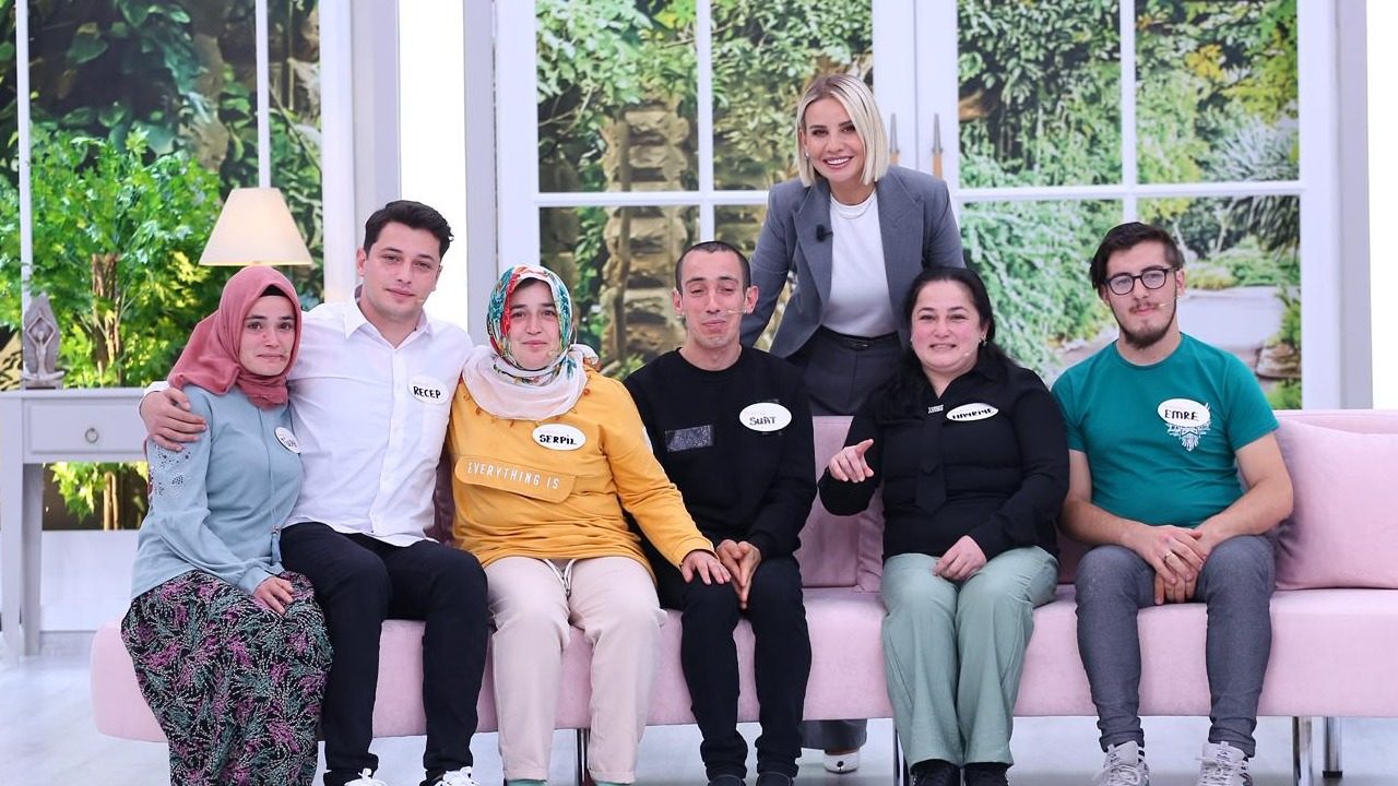22 Yıllık Hasret Esra Erol'da Son Buldu!